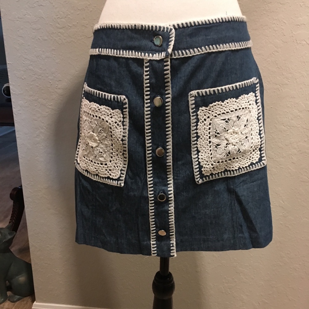 Denim skirt with crochet